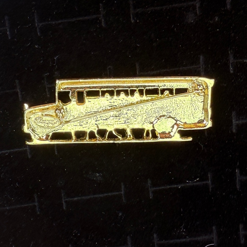 Vintage Goldtone School Bus Brooch with Red Accents - Picture 5 of 6
